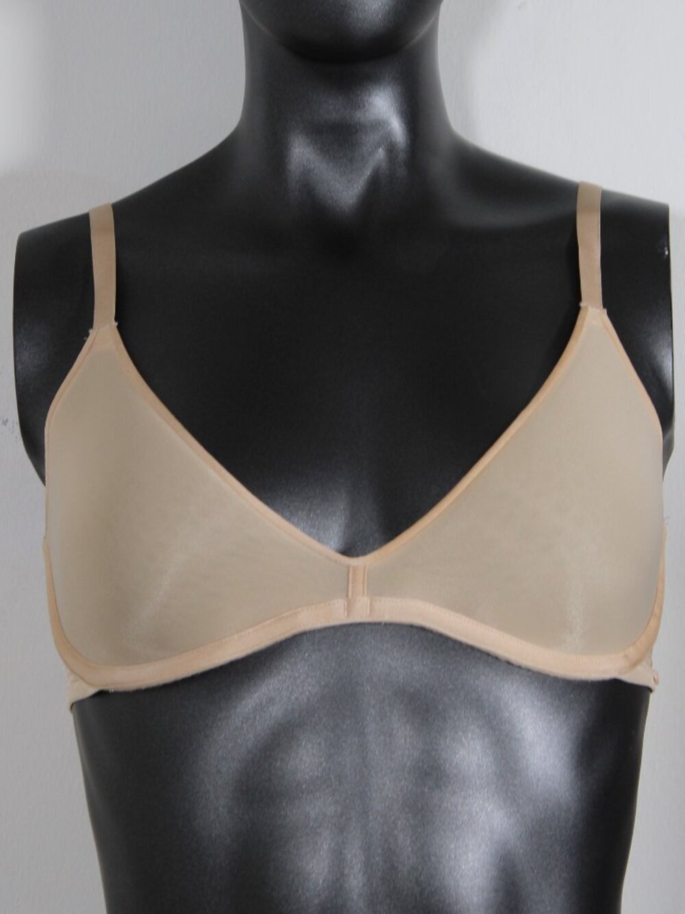 SKIMS Nude Beige Smooth Everyday Bra – Size 34C